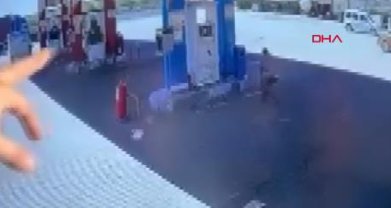 akaryakit istasyonundaki silahli kavga kamerada WGmYKyY3