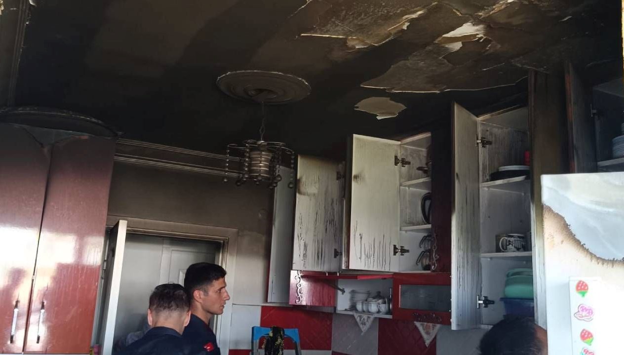 alanyada apartman dairesinde yangin D3BIwbix