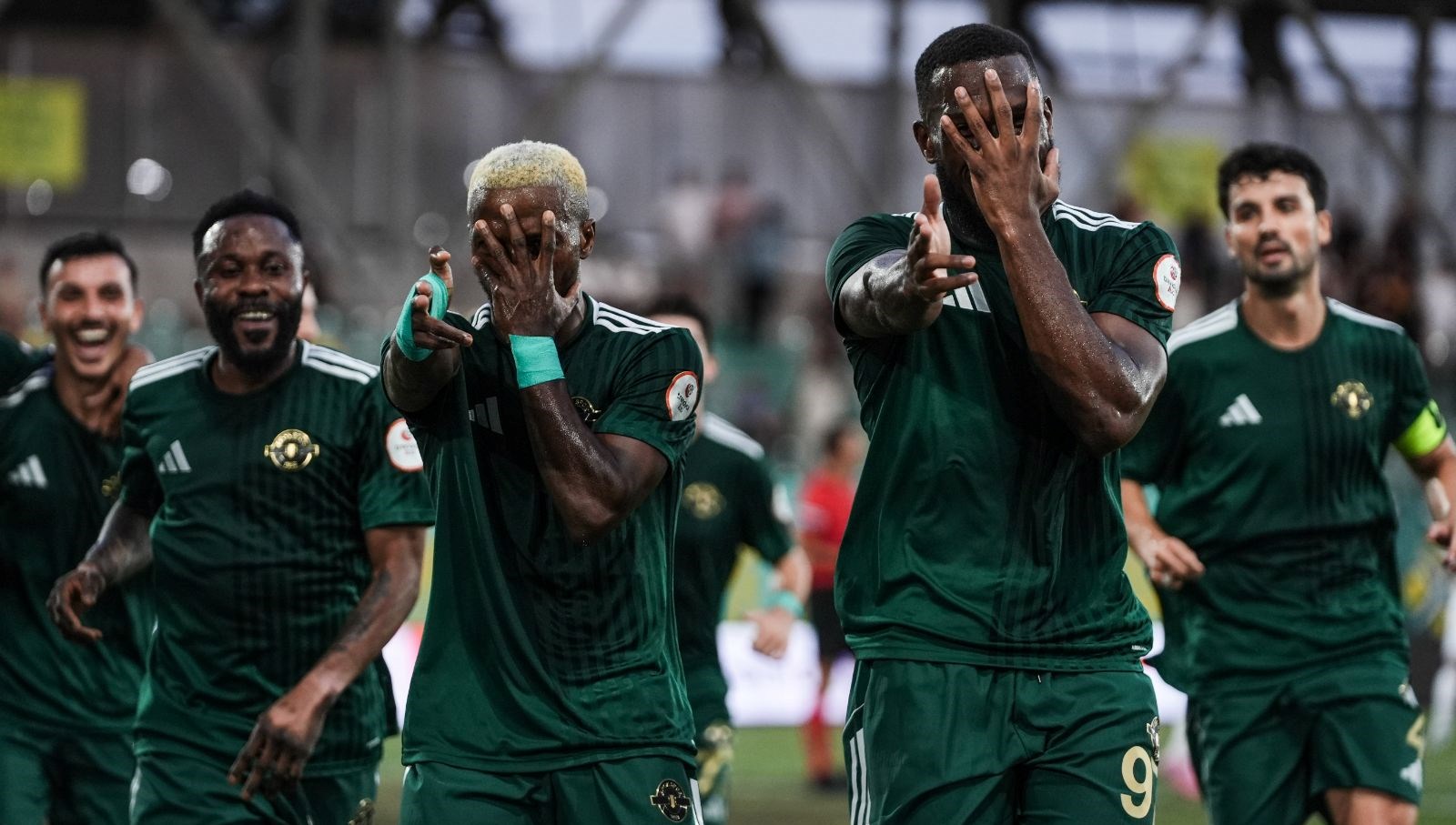 esenler erokspor 1 ligde haftayi lider tamamladi FmMxJ7gy