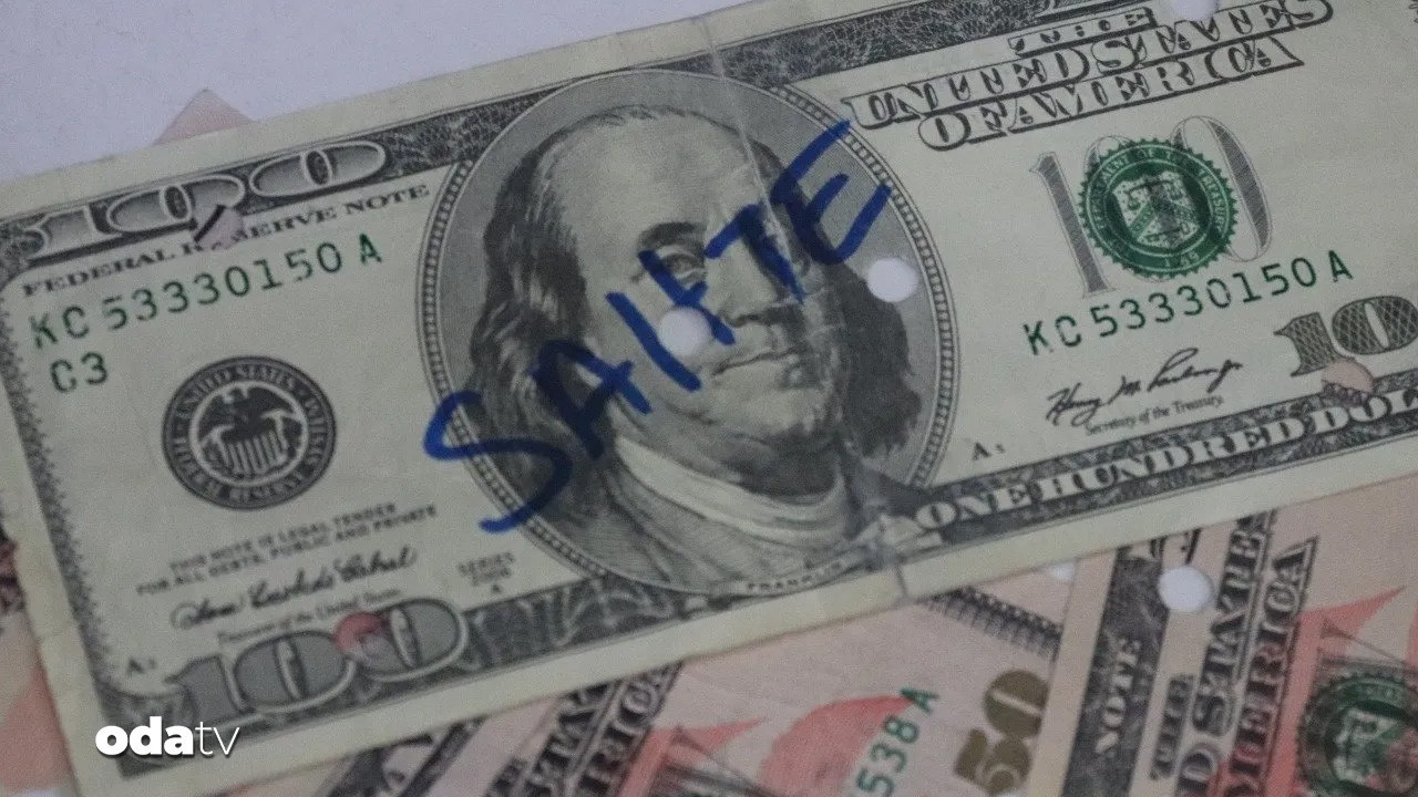 evinden servet degerinde sahte dolar cikti nF15Tcwr