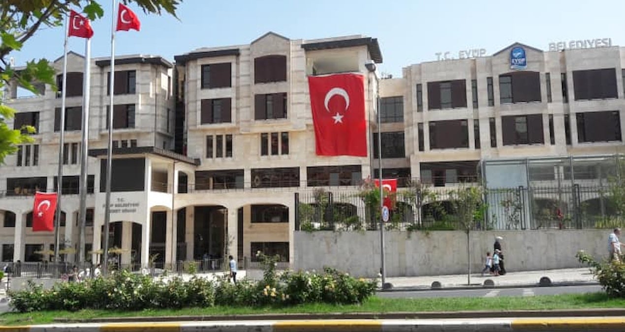 koca belediyeyi aile sirketine cevirmisler akraba olmayan personel cikmadi PedeQD34