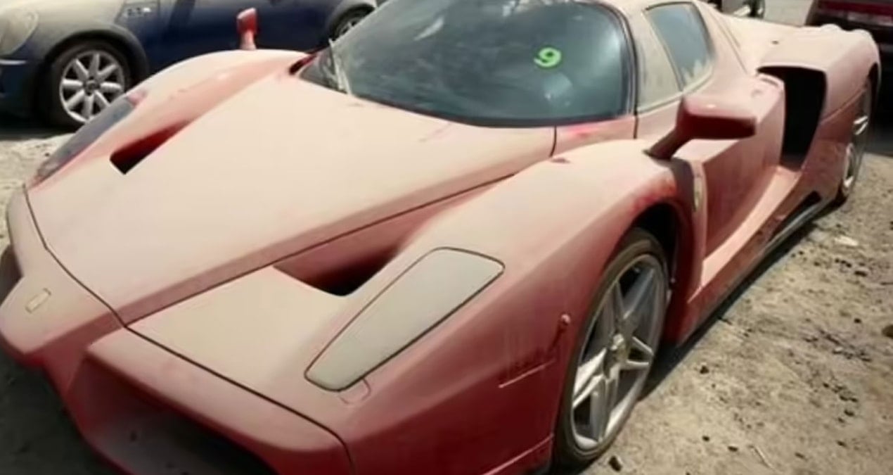 milyonlarca liralik binlerce luks arac burada curuyor 59lYP8lB