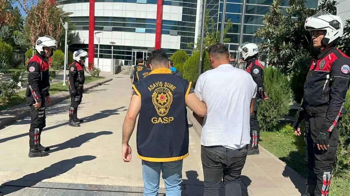 adiyamanda silahli kavga sonrasi adliye onunde gerginlik 3 gozalti n254m21T