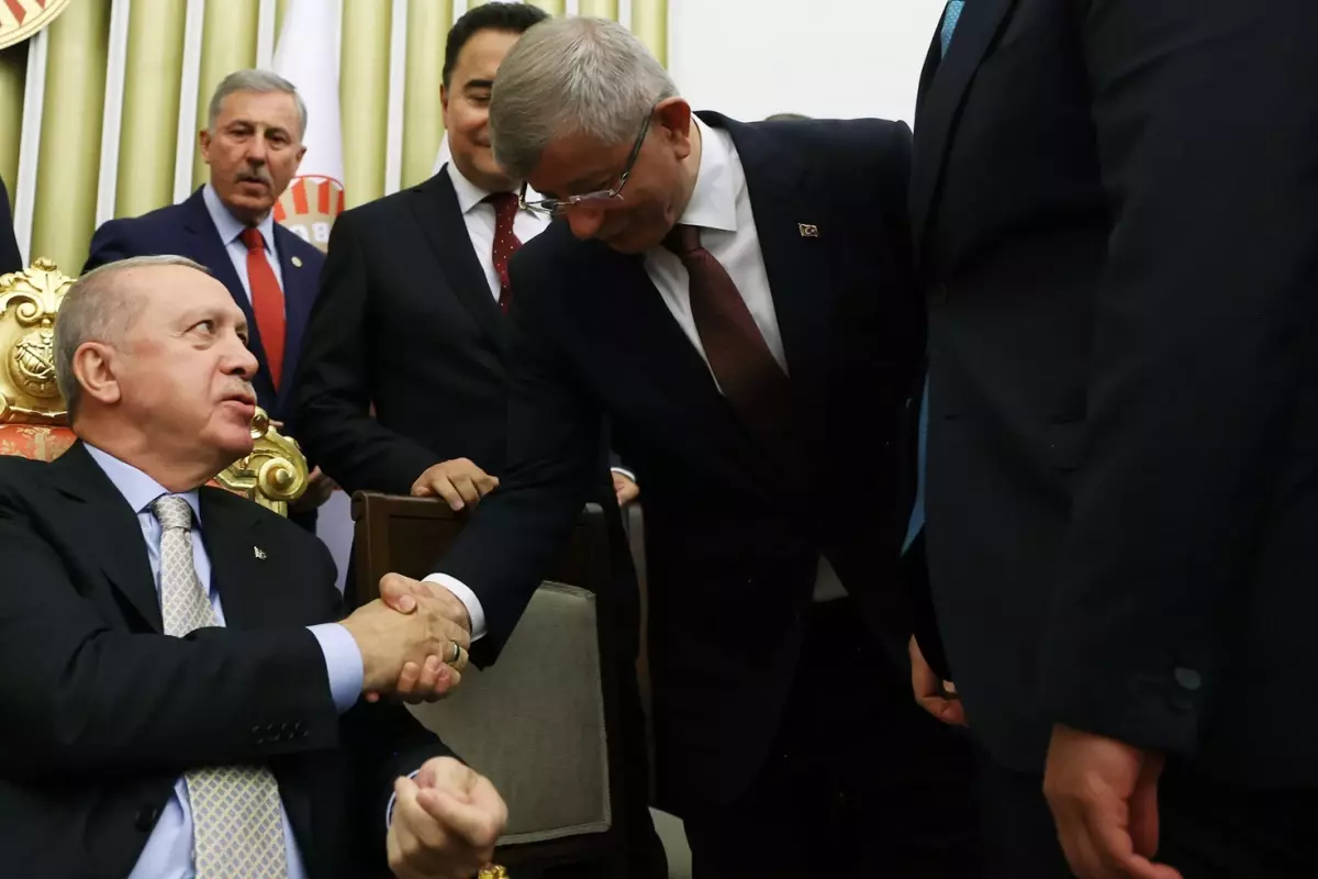 davutogluna canli yayinda acikca soruldu ak partiye donecek misiniz ZZtQPXVU.jpg