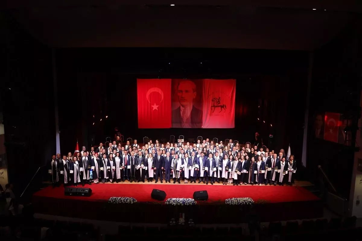 dokuz eylul universitesi 2025 2026 akademik yili acilis toreni gerceklesti SPqRwNbD.jpg