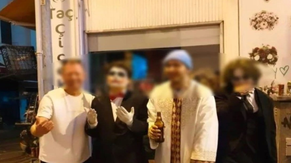 edirnede cadilar bayrami partisine imam cubbesiyle katildi xIBMuUQx.jpg