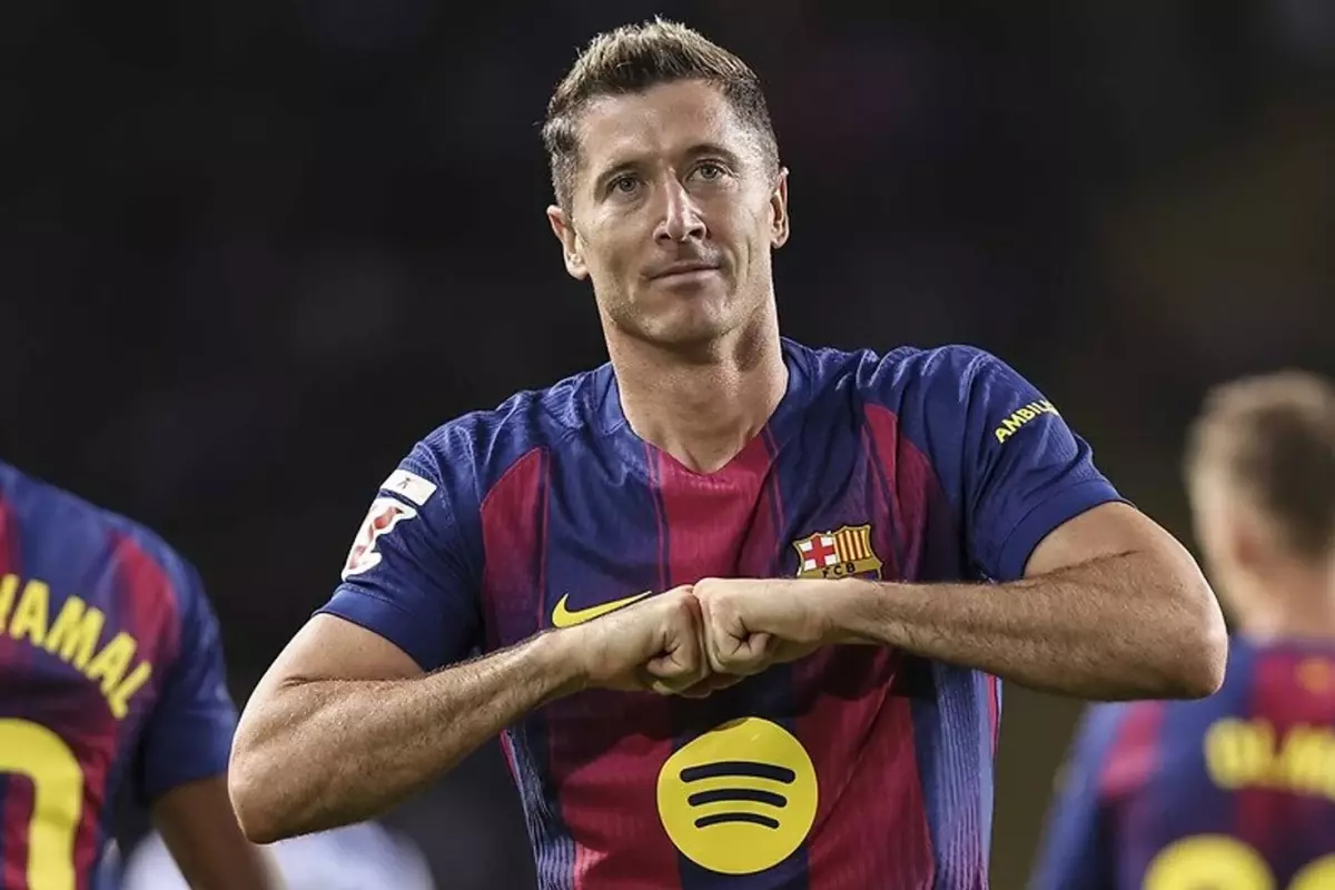 fenerbahceden tarihi transfer hamlesi 3HI2ciTU.jpg