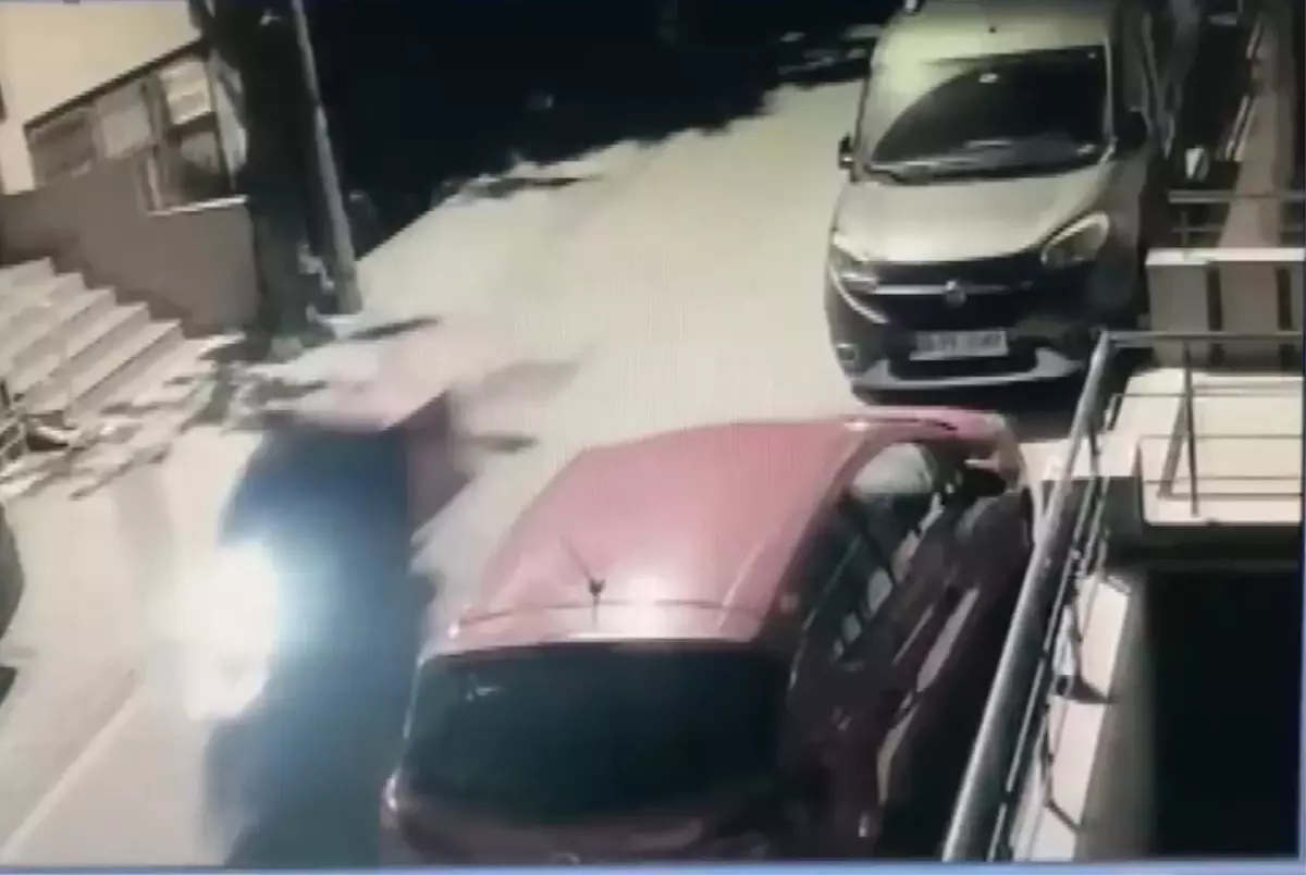 istanbulda park halindeki motosikletleri calan supheliler tutuklandi Ki6bNiFf