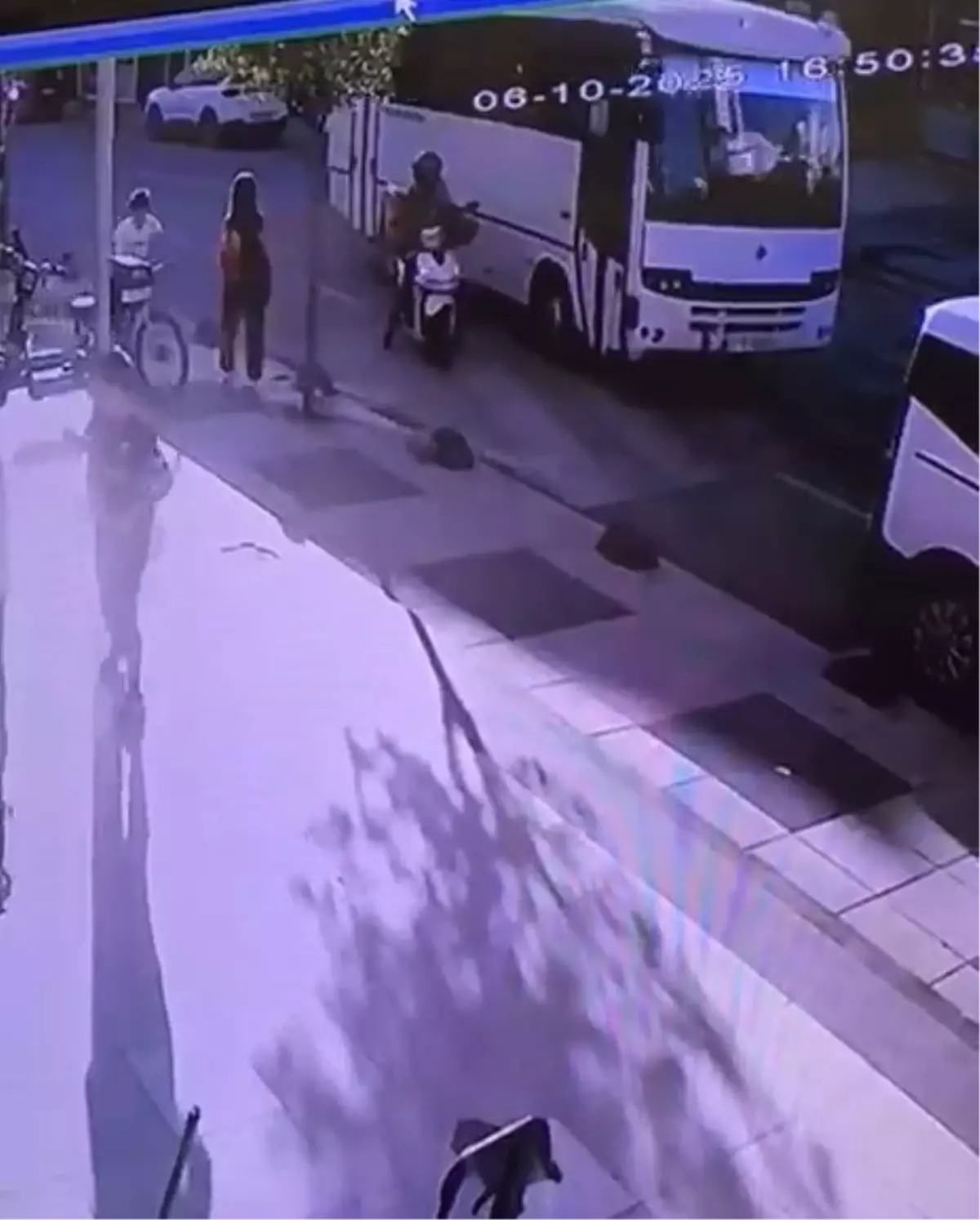 trafikte tartisma motokurye darbedildi GTT6MHFG