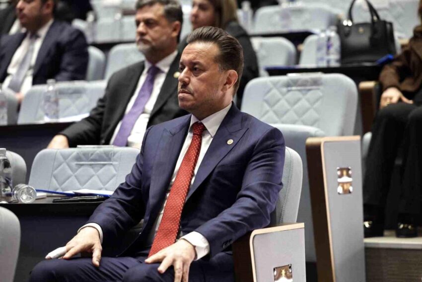 Ak parti mkyk toplantisinda gundem yine millet oldu DNbQ18Si