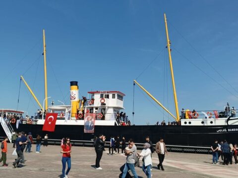 Bandirma vapuru muzesi ziyaretci akinina ugruyor h3PsGNJr
