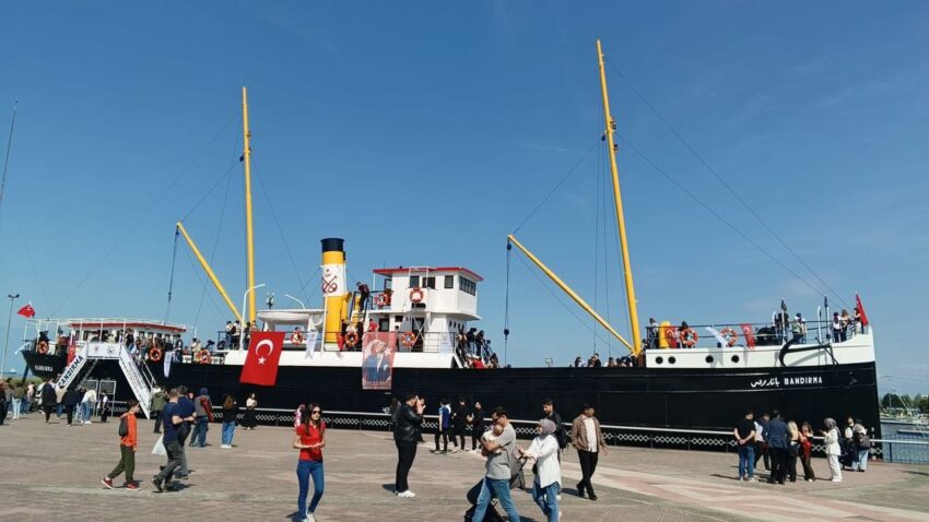 Bandirma vapuru muzesi ziyaretci akinina ugruyor h3PsGNJr